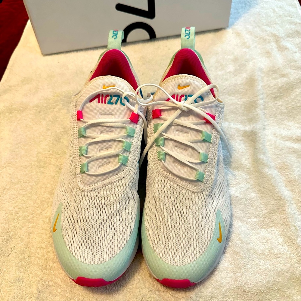 Women’s Nike 270